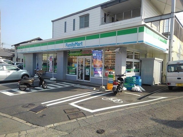 コンビニ　ファミリーマート椎迫店（コンビニ）まで110m