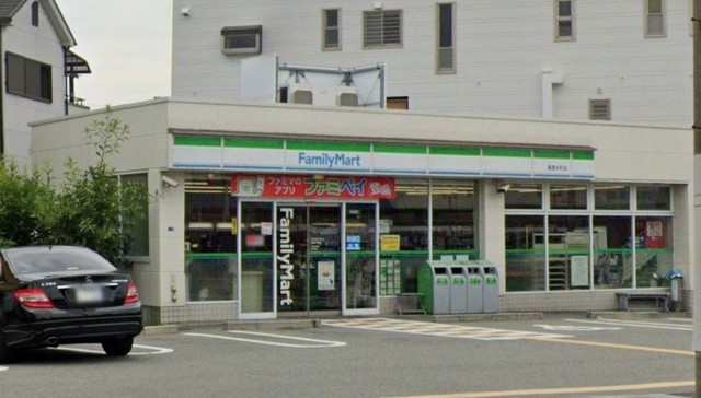 コンビニ　ファミリーマート　箕面粟生外院（コンビニ）まで157m