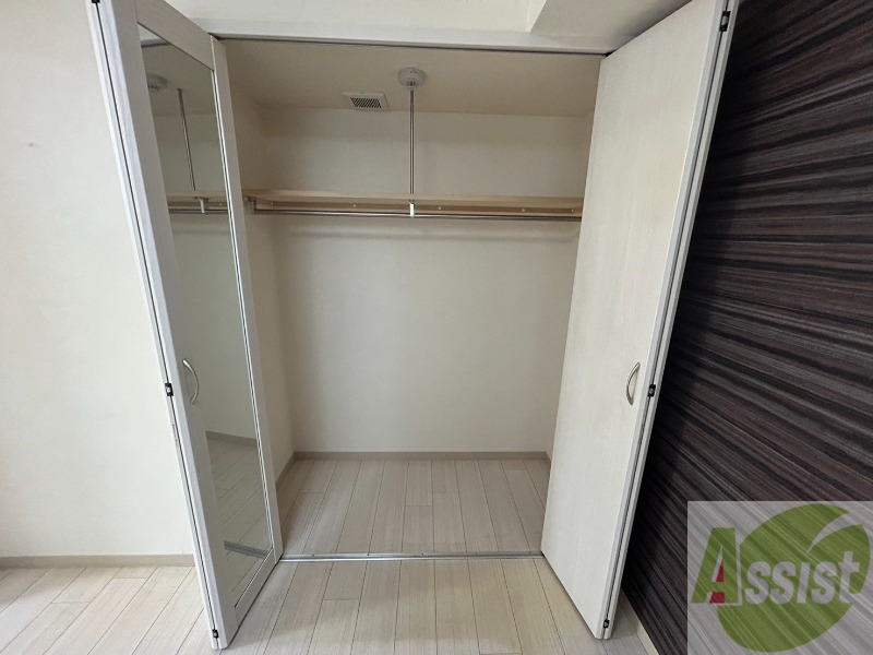 収納　寝室の収納です。部屋がすっきり片付きます。