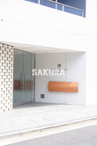 エントランス　お洒落な建物デザイン♪