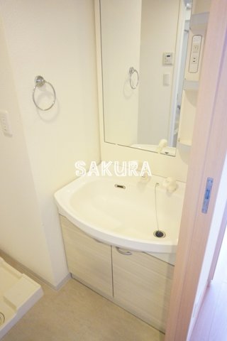 洗面設備　身支度に欠かせない独立洗面台♪