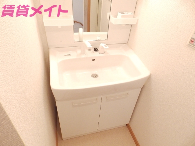 洗面設備　別部屋参考写真です