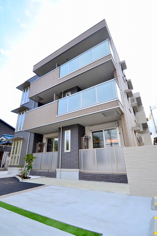 建物外観　お問合せはシティホーム海田センター　082-821-2227