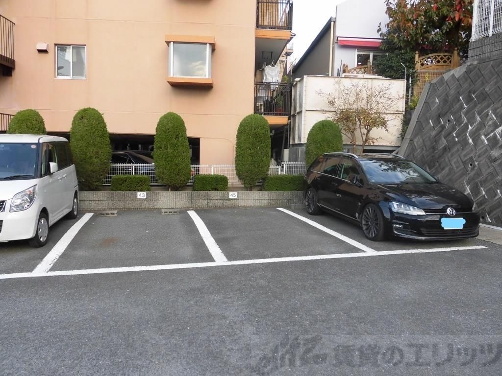 駐車場　駐車場