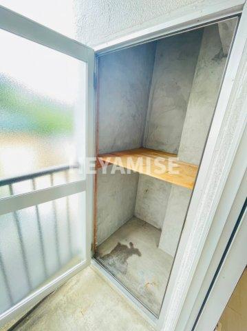 その他設備　※バルコニーの物入※ ※同間取りの別の階のお部屋の写真です※