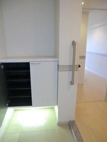 玄関　シューズＢＯＸ有