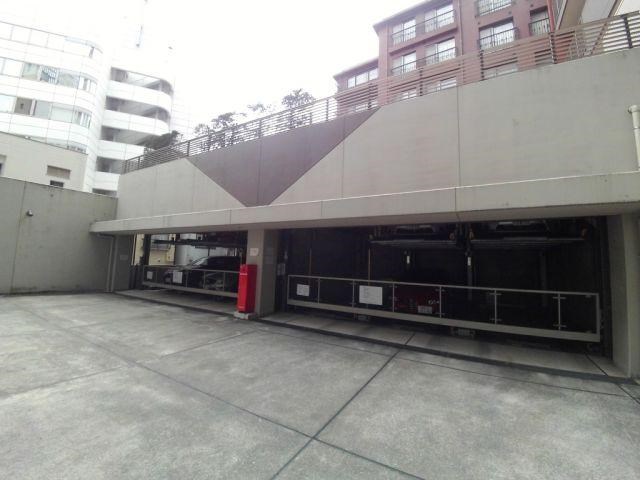 駐車場　弊社は全物件が仲介手数料半月分でご紹介可能です。