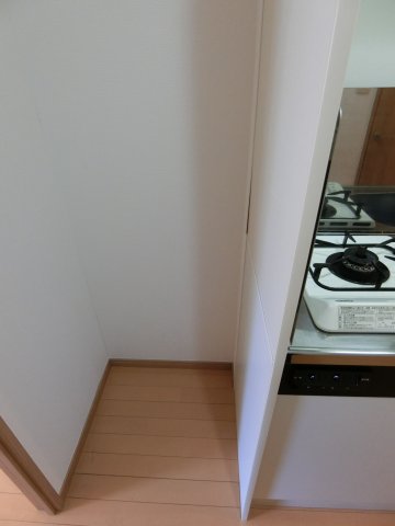その他　他のお部屋の参考写真となります。冷蔵庫置場
