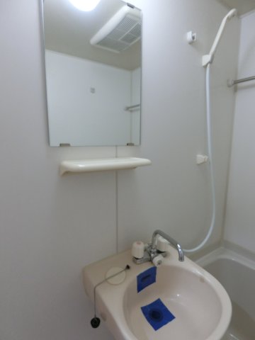 洗面設備　他のお部屋の参考写真となります。