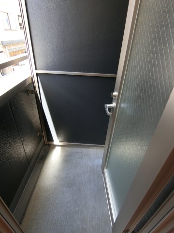 バルコニー　他のお部屋の参考写真となります。