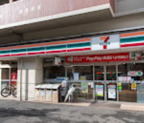 コンビニ　セブンイレブン豊島東池袋5丁目店（コンビニ）まで519m