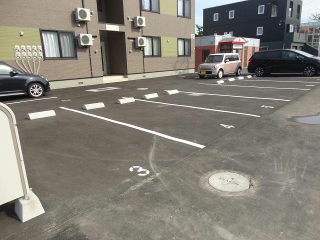 駐車場　駐車場