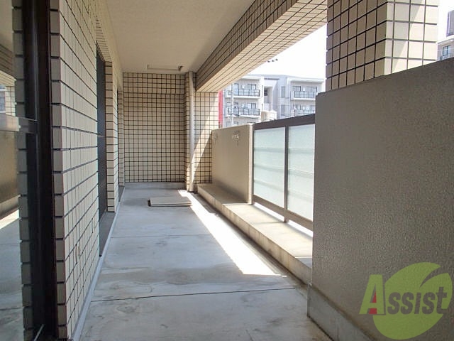 バルコニー　こちら２階のバルコニー写真になります！空きは３０１号室です