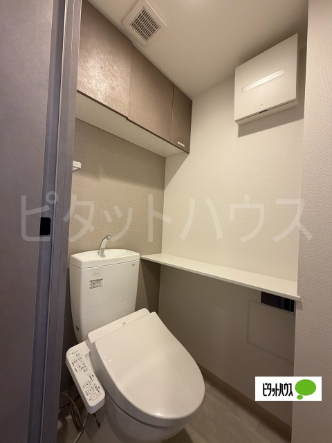 トイレ　温水洗浄便座
