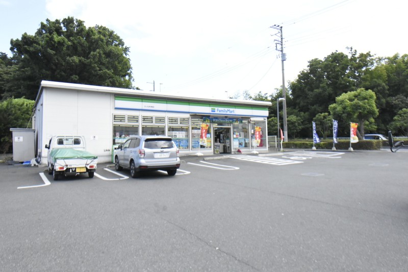 コンビニ　ファミリーマートさいたま中尾店（コンビニ）まで402m