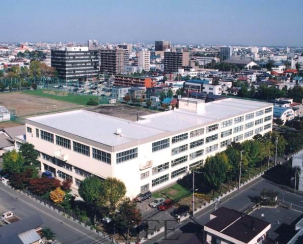 中学校　札幌市立幌東中学校（中学校）まで560m