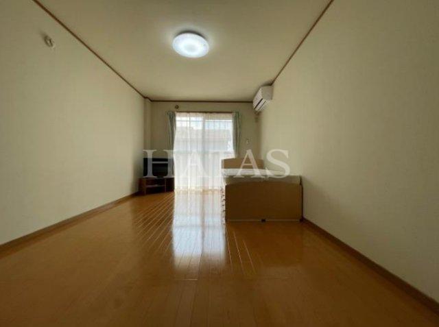 居室・リビング　同物件別部屋です。