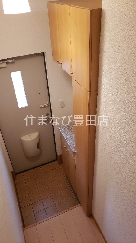 玄関　同型別部屋写真