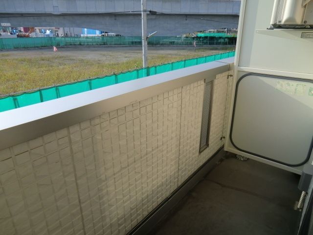 バルコニー　バルコニーから景色は緑がいっぱいです