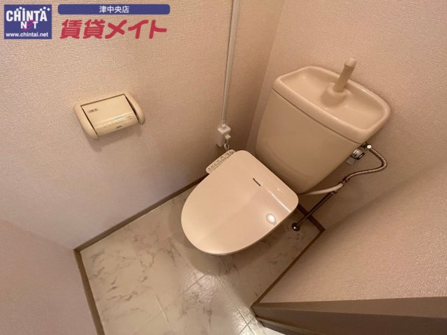 トイレ　反転タイプ参考写真