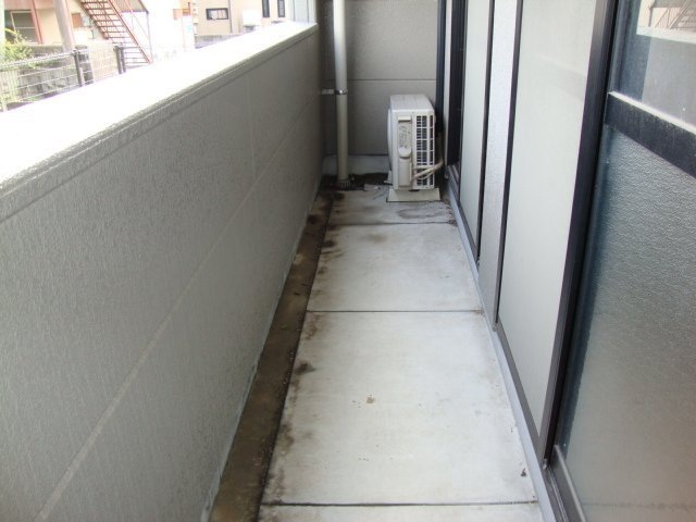 バルコニー　陽当たり良好なバルコニーです♪