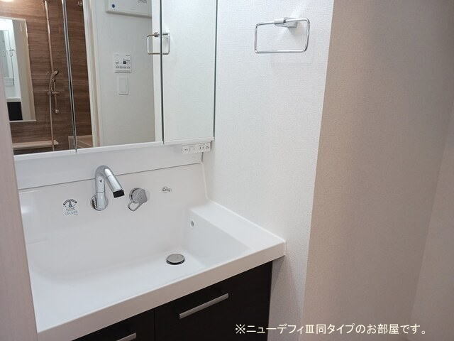 洗面設備　洗面所 現況優先。