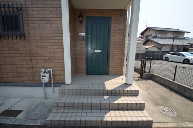 エントランス　玄関前