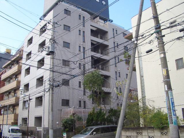 建物外観　エレベーター付きのマンションです