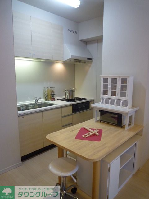 キッチン　Fタイプ2011年4月撮影 ＭＲ時の写真で調度品等は含まれ…