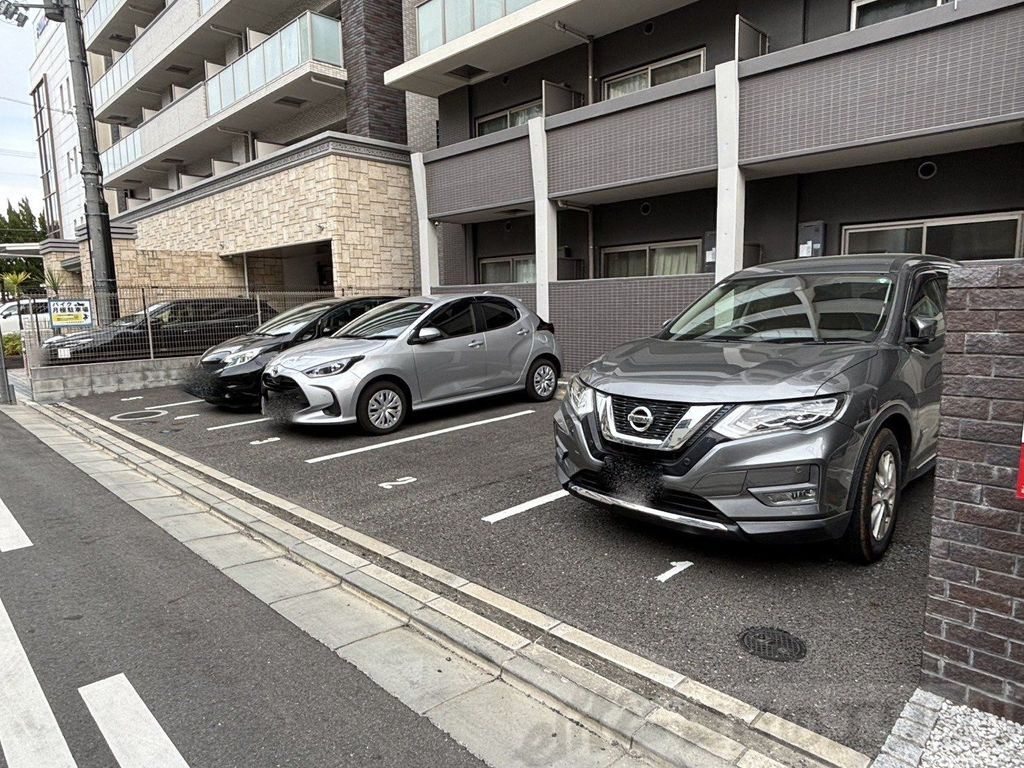 駐車場　駐車場