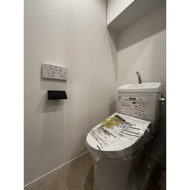 トイレ　※写真は同タイプ住戸です。