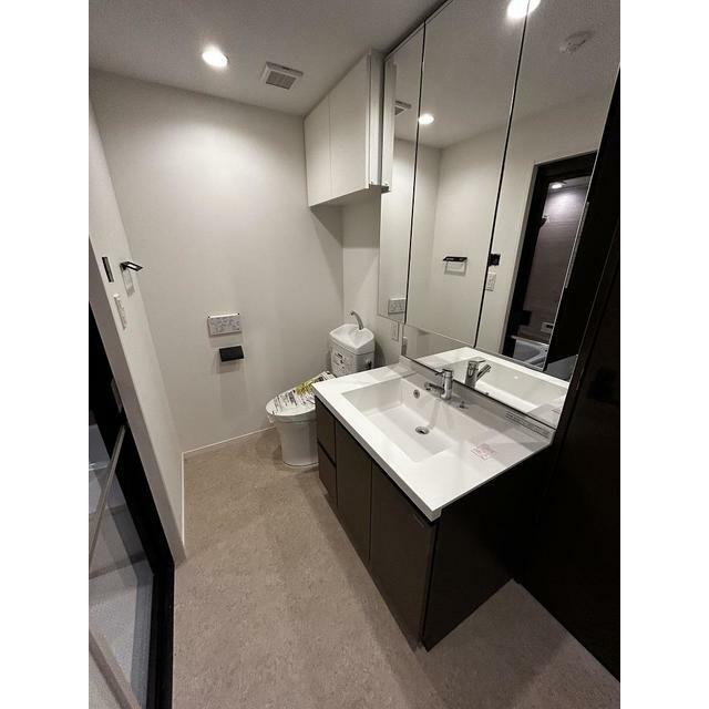 洗面設備　※写真は同タイプ住戸です。