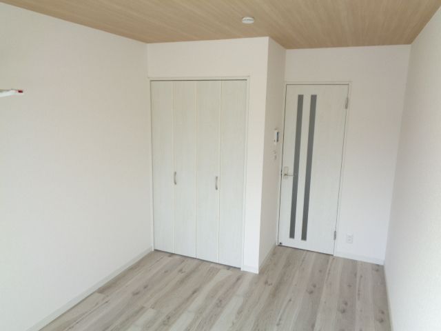その他部屋・スペース　バルコニー側からの居室です