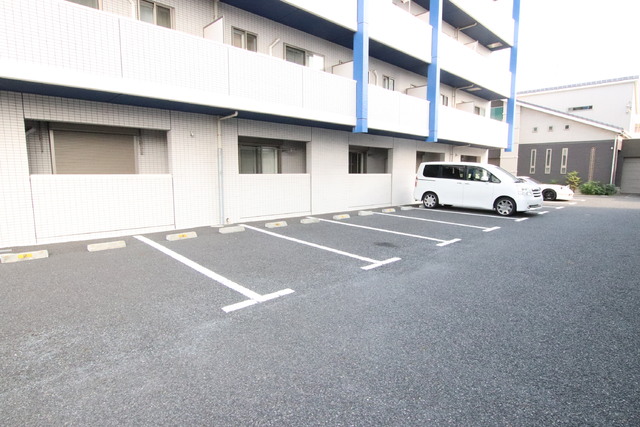 駐車場　駐車場（要空き確認）