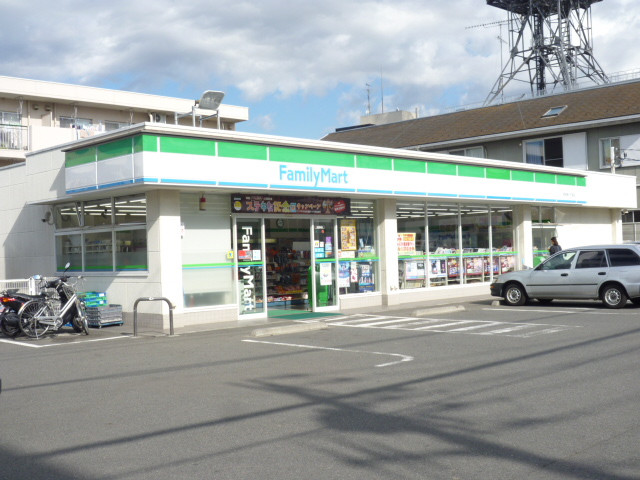 コンビニ　ファミリーマート深見西一丁目店（コンビニ）まで60m