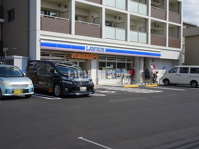 コンビニ　ローソン 静岡東瀬名町店（コンビニ）まで653m