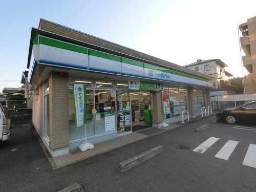 コンビニ　ファミリーマート 千葉宮崎店（コンビニ）まで306m