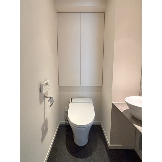 トイレ　※写真は同タイプ住戸です。