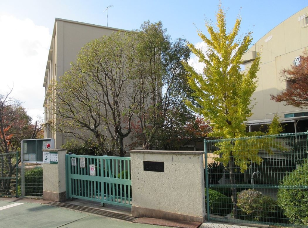 小学校　神戸市立乙木小学校（小学校）まで663m