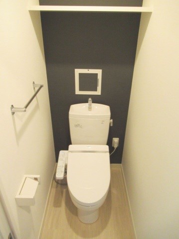 トイレ　※他号室の参考写真となります