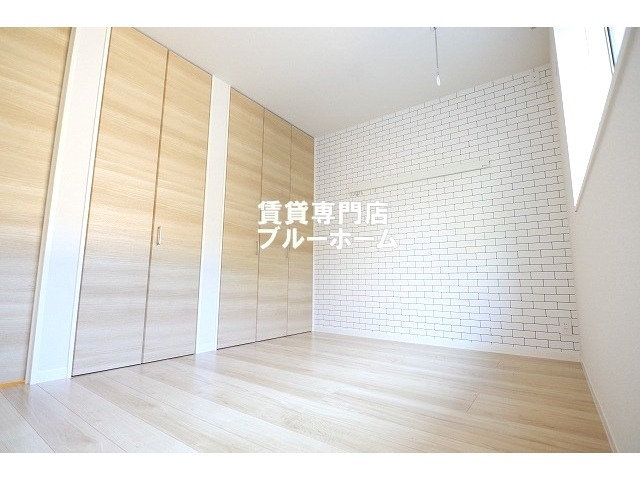 その他部屋・スペース　5.5帖の明るい洋室！