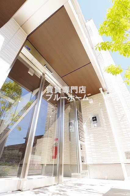 建物外観　重量鉄骨造のしっかりとした物件！