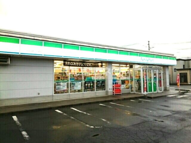 コンビニ　ファミリーマート 弘前高崎一丁目店（コンビニ）まで477m
