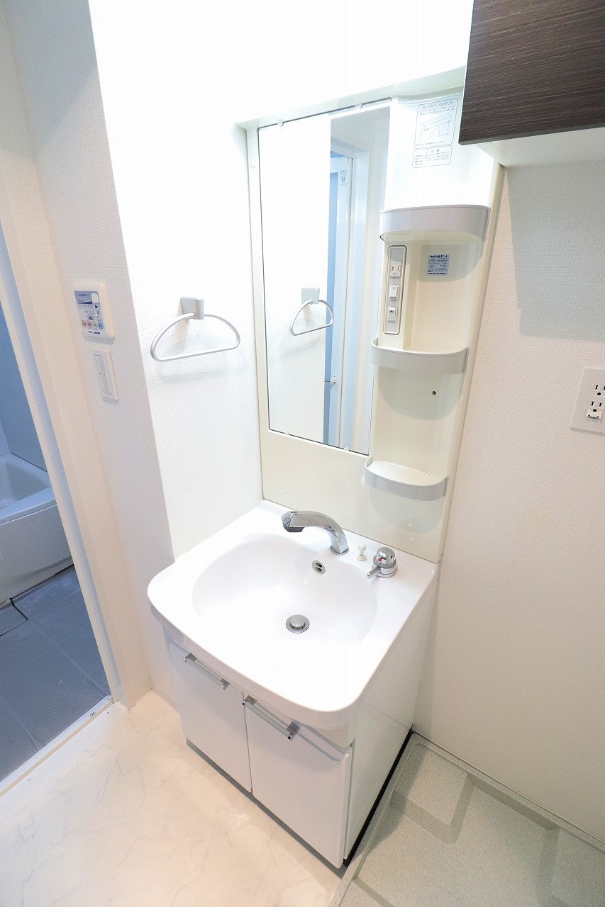 洗面設備　同仕様タイプのお部屋になります。