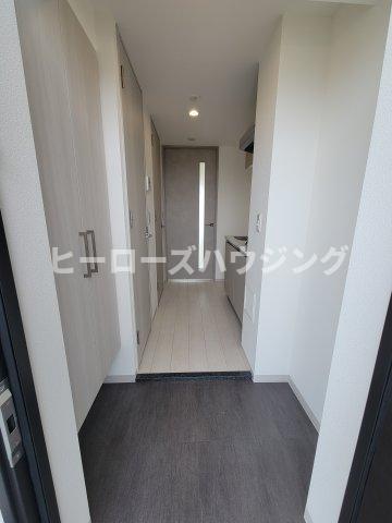 玄関　※同タイプの写真となり、実際のお部屋とは異なる場合があります