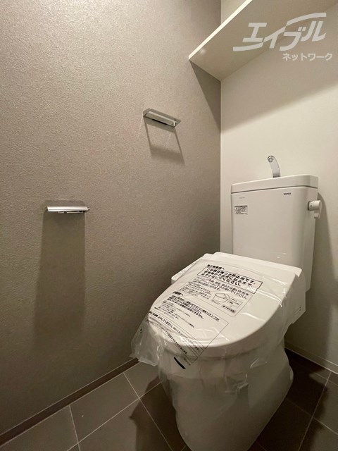 トイレ　洗浄付きトイレになります。