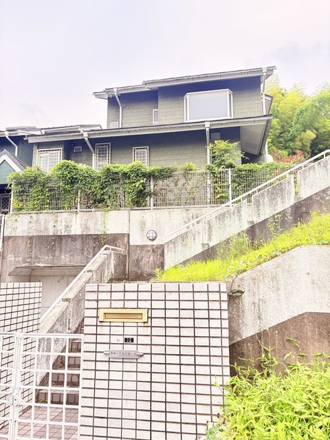 居室・リビング　収納豊富な２階の洋室です☆