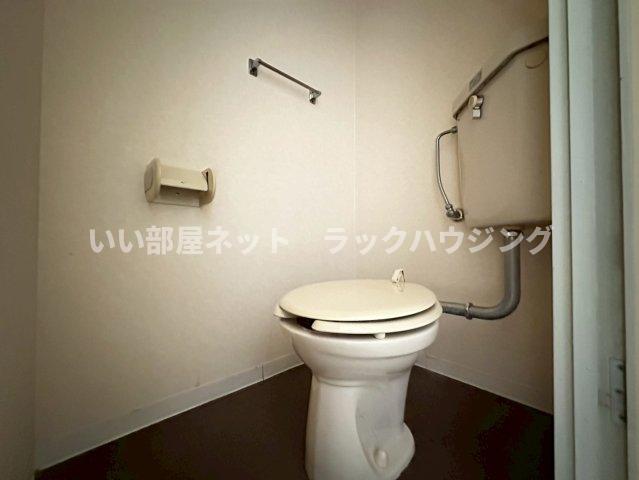 トイレ　【お部屋探しはラックハウジングにお問合せ下さいませ】