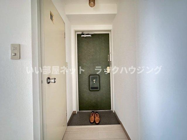 玄関　【お部屋探しはラックハウジングにお問合せ下さいませ】