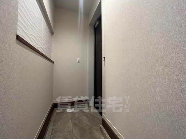 玄関　同物件別部屋
